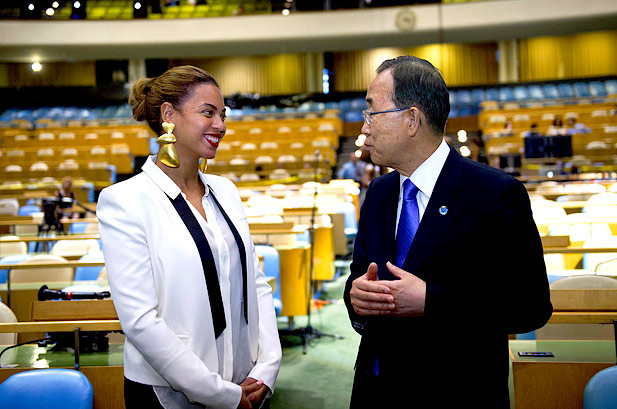2487499-beyonce-visits-un-617-409