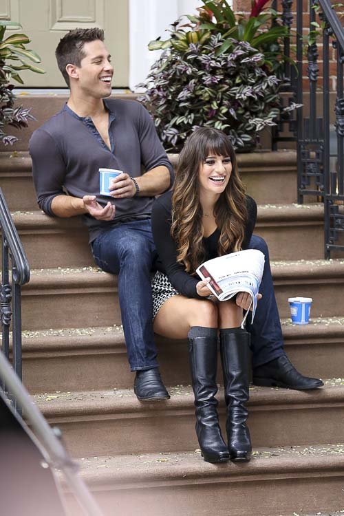 glee 4×01 lea and dean 2