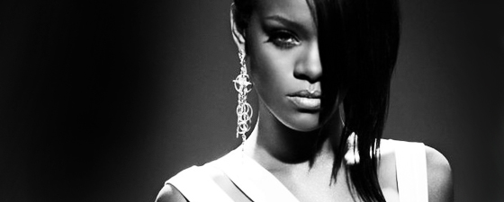 Rihanna z okazji dwudziestolecia swojej pracy artystycznej wydaje… box z winylami i koszulką Rihanna z okazji dwudziestolecia swojej pracy artystycznej wydaje… box z winylami i koszulką