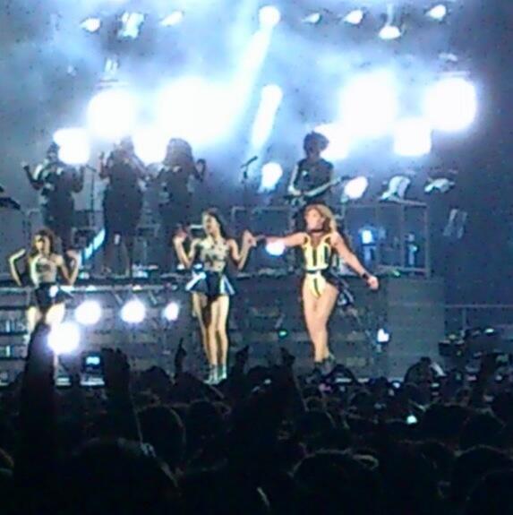 beyonce-mrs-carter-14