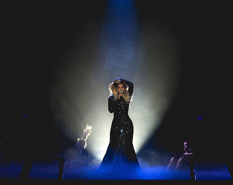 Beyoncé rozpoczęła kolejną część trasy Mrs. Carter Show World Tour. Poznajcie setlistę (nowa piosenki!) oraz zobaczcie pierwsze zdjęcia i filmiki Beyoncé rozpoczęła kolejną część trasy Mrs. Carter Show World Tour. Poznajcie setlistę (nowa piosenki!) oraz zobaczcie pierwsze zdjęcia i filmiki
