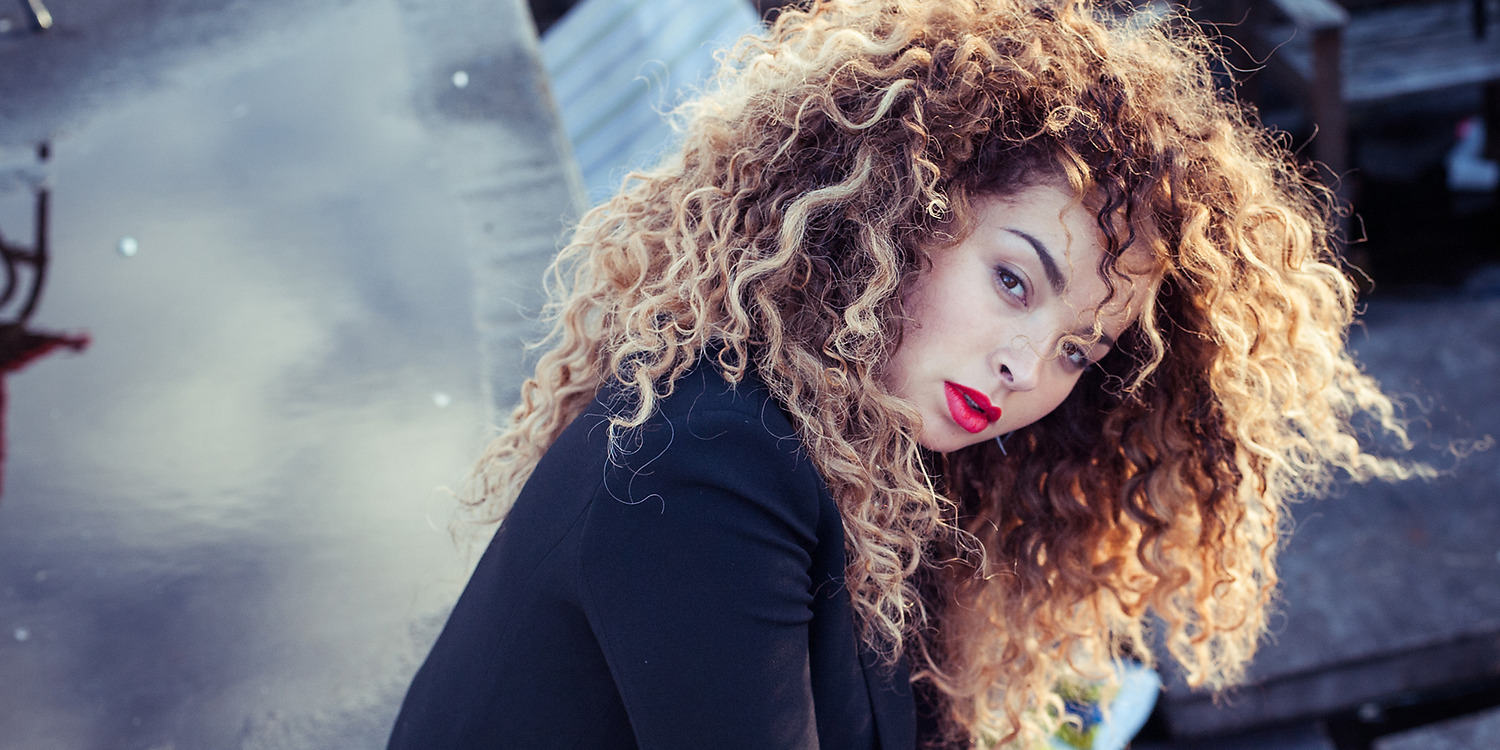 Ella Eyre twarzą Emporio Armani „Diamonds” Ella Eyre twarzą Emporio Armani „Diamonds”