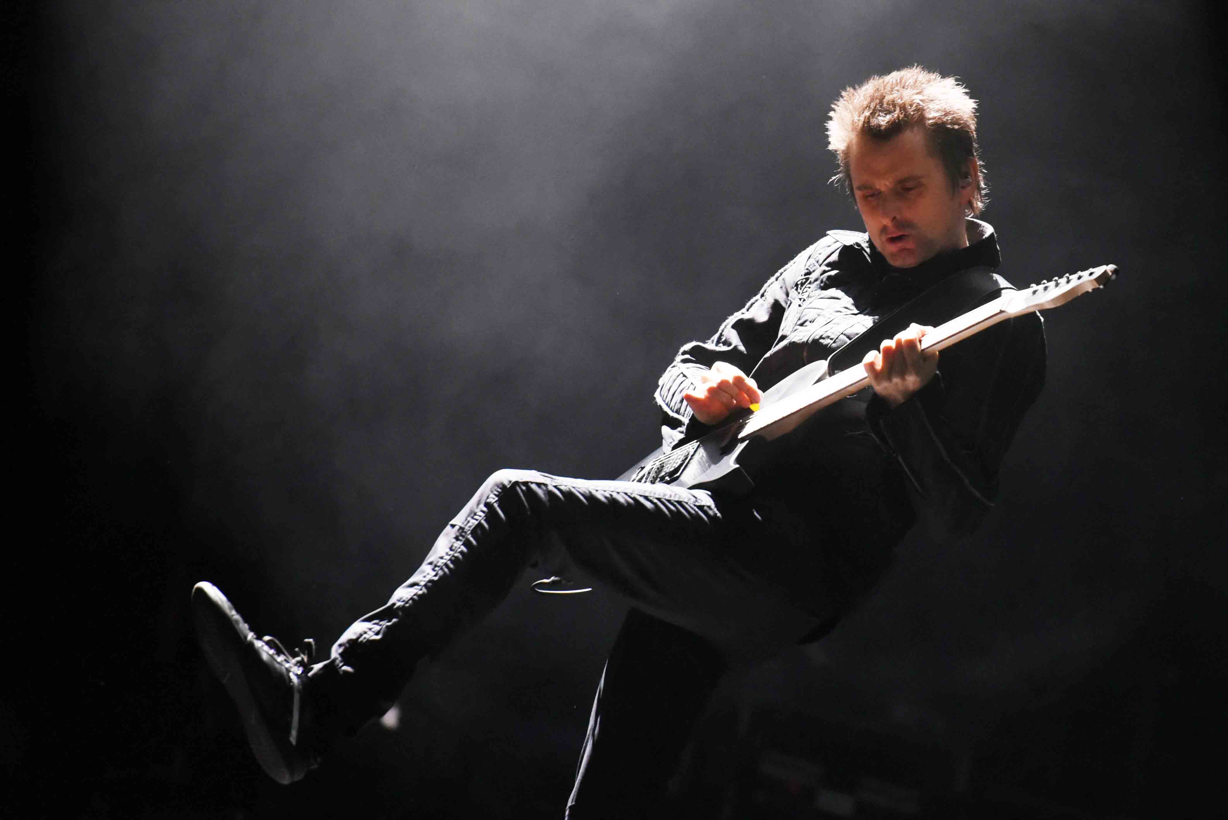 Throwback Review: Muse – Showbiz (1999), recenzja Izabeli Zadury Throwback Review: Muse – Showbiz (1999), recenzja Izabeli Zadury