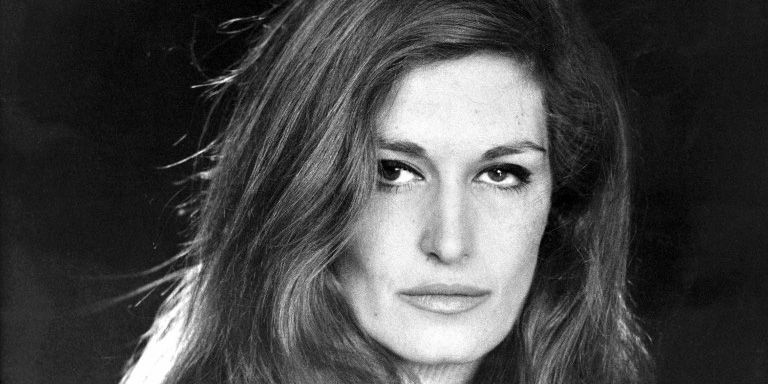 Dalida. W muzyce odnosiła wielkie sukcesy, w życiu prywatnym była nieszczęśliwa Dalida. W muzyce odnosiła wielkie sukcesy, w życiu prywatnym była nieszczęśliwa