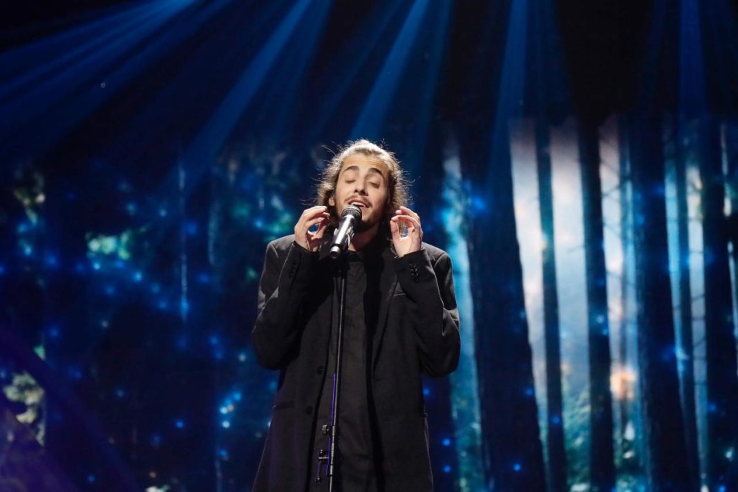 Zwycięzca Eurowizji 2017 Salvador Sobral wystąpi na 4 koncertach w Polsce Zwycięzca Eurowizji 2017 Salvador Sobral wystąpi na 4 koncertach w Polsce