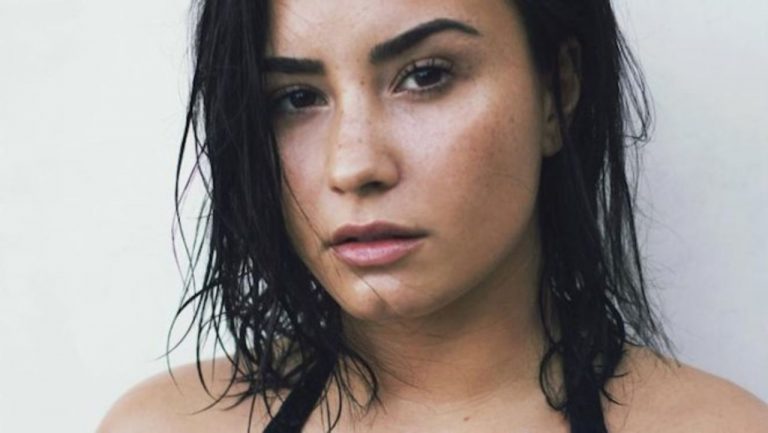 Demi Lovato z deluxe wydaniem albumu It’s Not That Deep