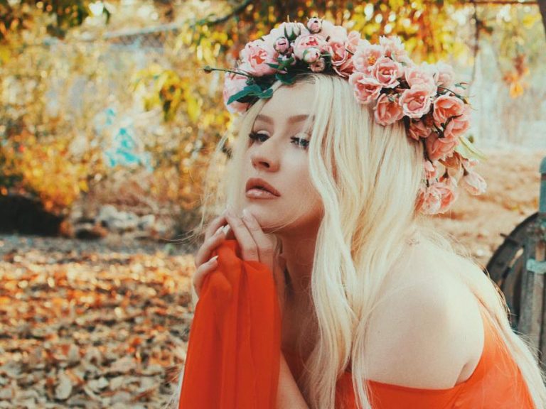 Christina Aguilera w coverze kultowego My Favorite Things