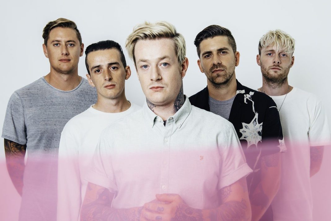 Zwycięstwo duszy nad ciałem. Deaf Havana wystąpili w warszawskim Pogłosie. Relacja Izabeli Zadury Zwycięstwo duszy nad ciałem. Deaf Havana wystąpili w warszawskim Pogłosie. Relacja Izabeli Zadury