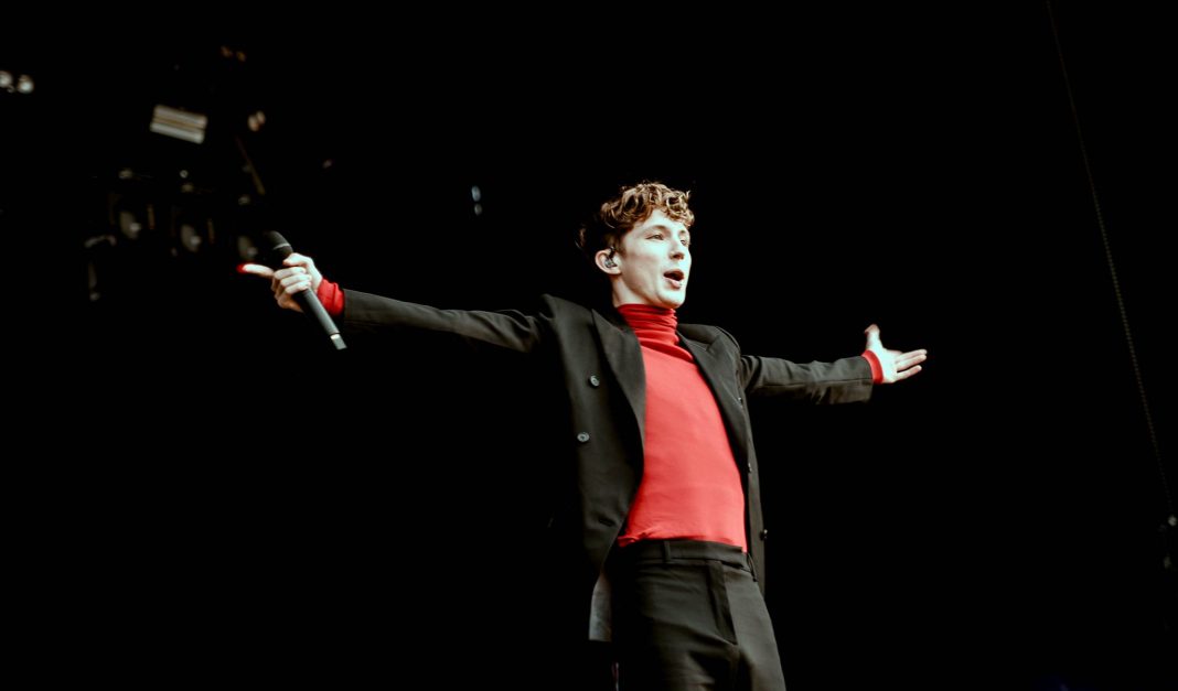 Troye Sivan prezentuje utwór Trouble Troye Sivan prezentuje utwór Trouble