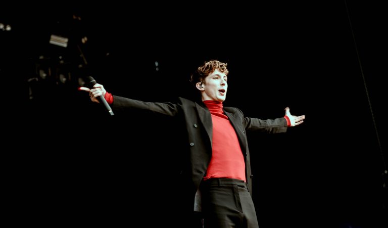 Troye Sivan i PNAU prezentują nowy utwór