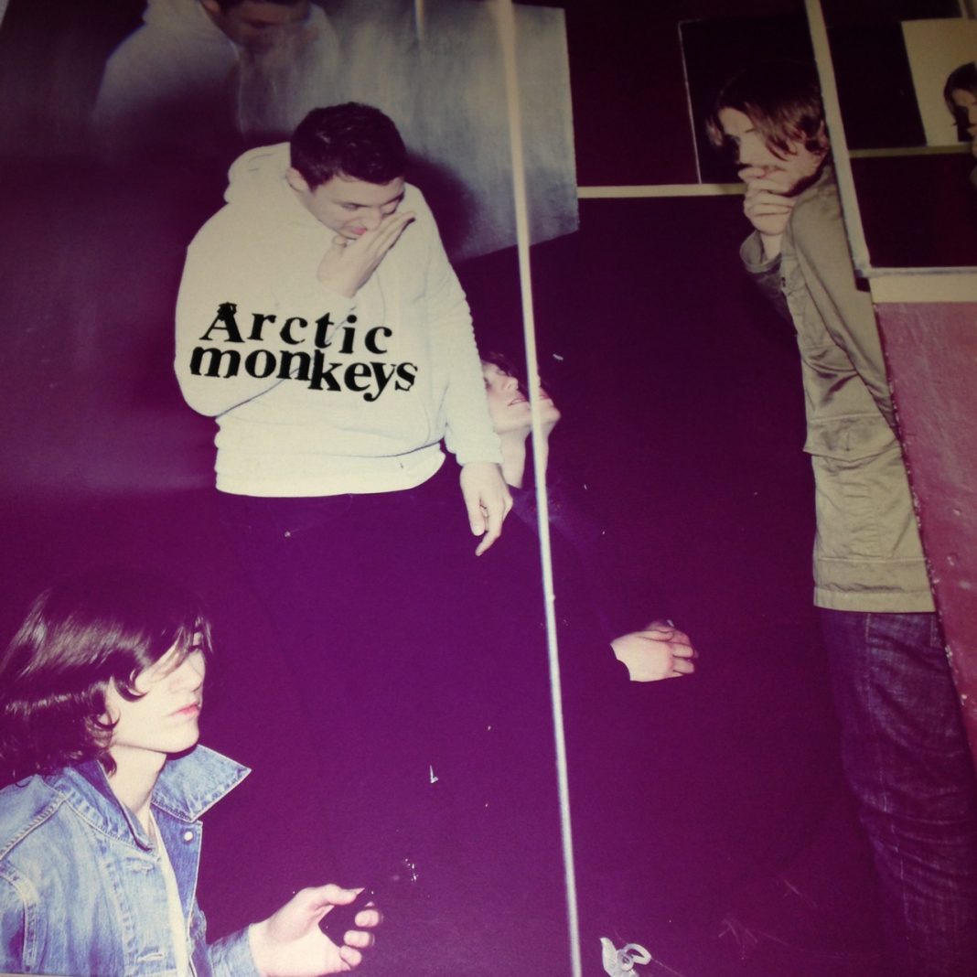 Throwback Review: Arctic Monkeys – Humbug (2009), recenzja Izabeli Zadury Throwback Review: Arctic Monkeys – Humbug (2009), recenzja Izabeli Zadury