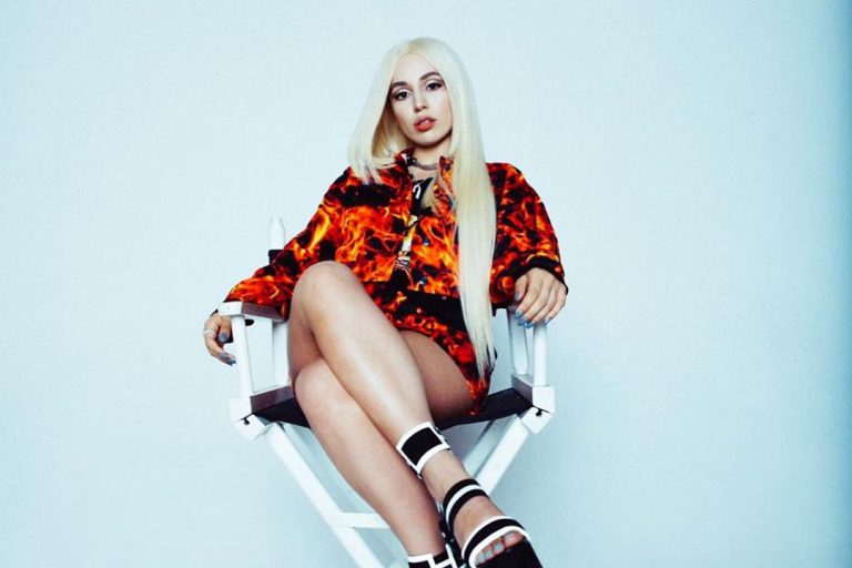 Ava Max wraca z nowym albumem, choć każe nie klikać