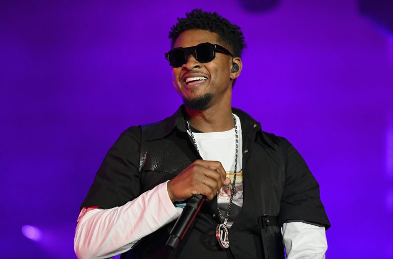 Usher headlinerem Super Bowl Halftime Show oraz ujawnia datę wydania nowego krążka