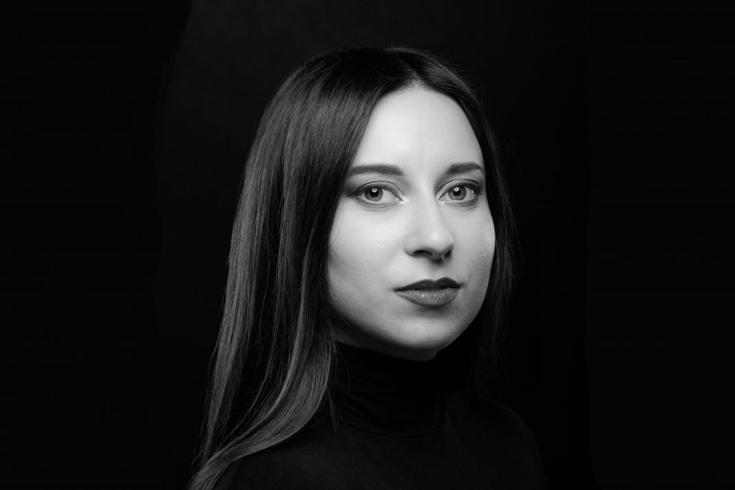 Eva Portna zapowiada debiutancką EP-kę Mulier. Posłuchajcie singla Wings of Freedom Eva Portna zapowiada debiutancką EP-kę Mulier. Posłuchajcie singla Wings of Freedom