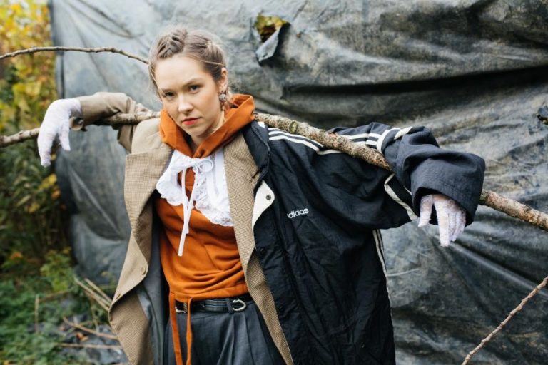 Karolina Czarnecka zaprasza do zejścia na „DNO”