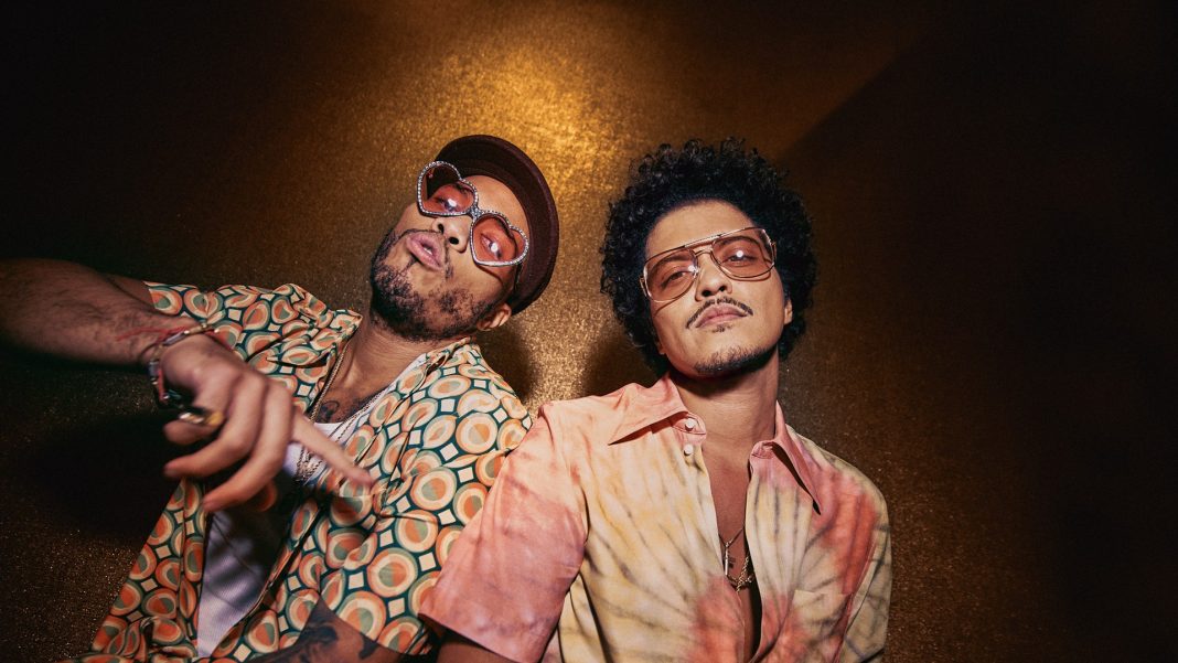 Bruno Mars i Anderson .Paak jako Silk Sonic prezentują klip do pierwszego singla Bruno Mars i Anderson .Paak jako Silk Sonic prezentują klip do pierwszego singla