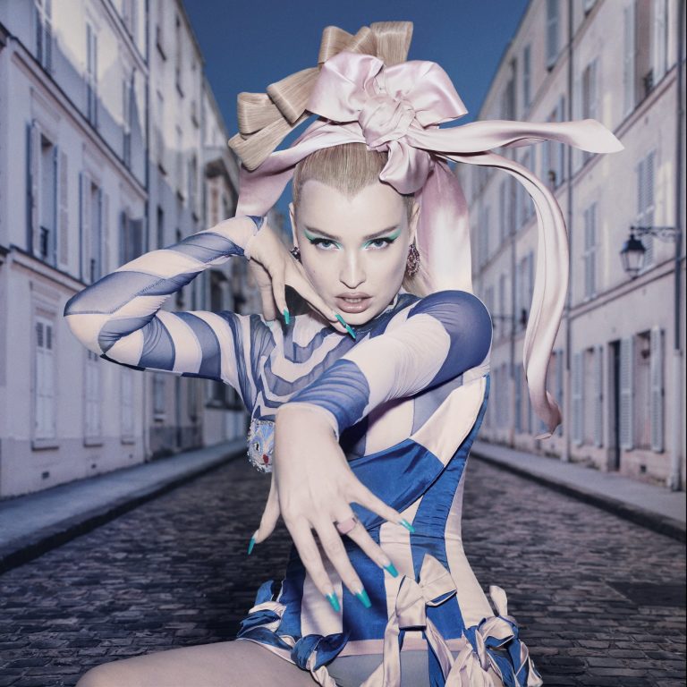 Kim Petras prezentuje Problématique! Oryginalny album powraca w formie niespodzianki
