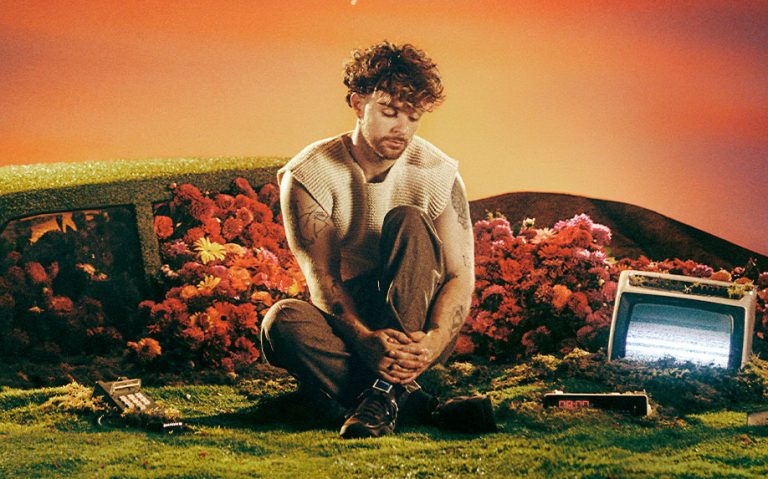 Tom Grennan w singlu Shadowboxing