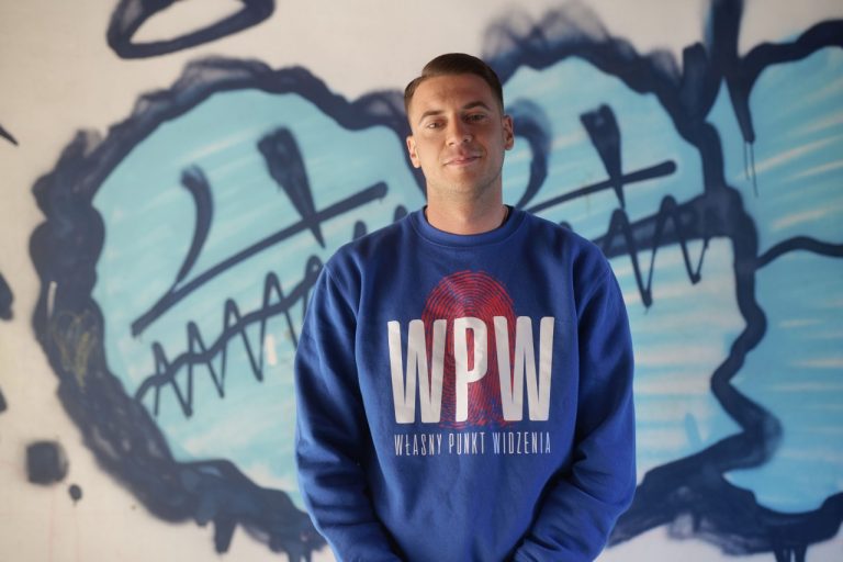 „Temat miłości braterskiej do siostry jest dla mnie [w tym filmie] najważniejszy” Wywiad z Bartkiem „Małachem” Małachowskim
