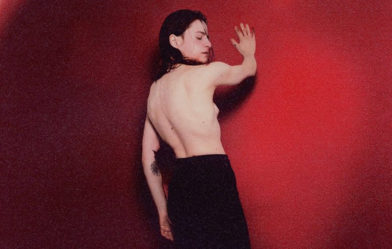 Christine and the Queens prezentuje album Paranoïa, Angels, True Love